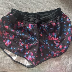Lululemon floral shorts hottie hot